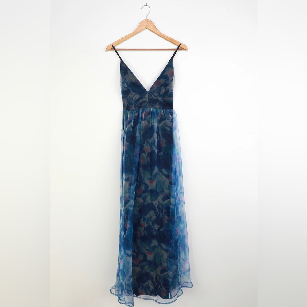 Lulu’s floral blue formal dress
